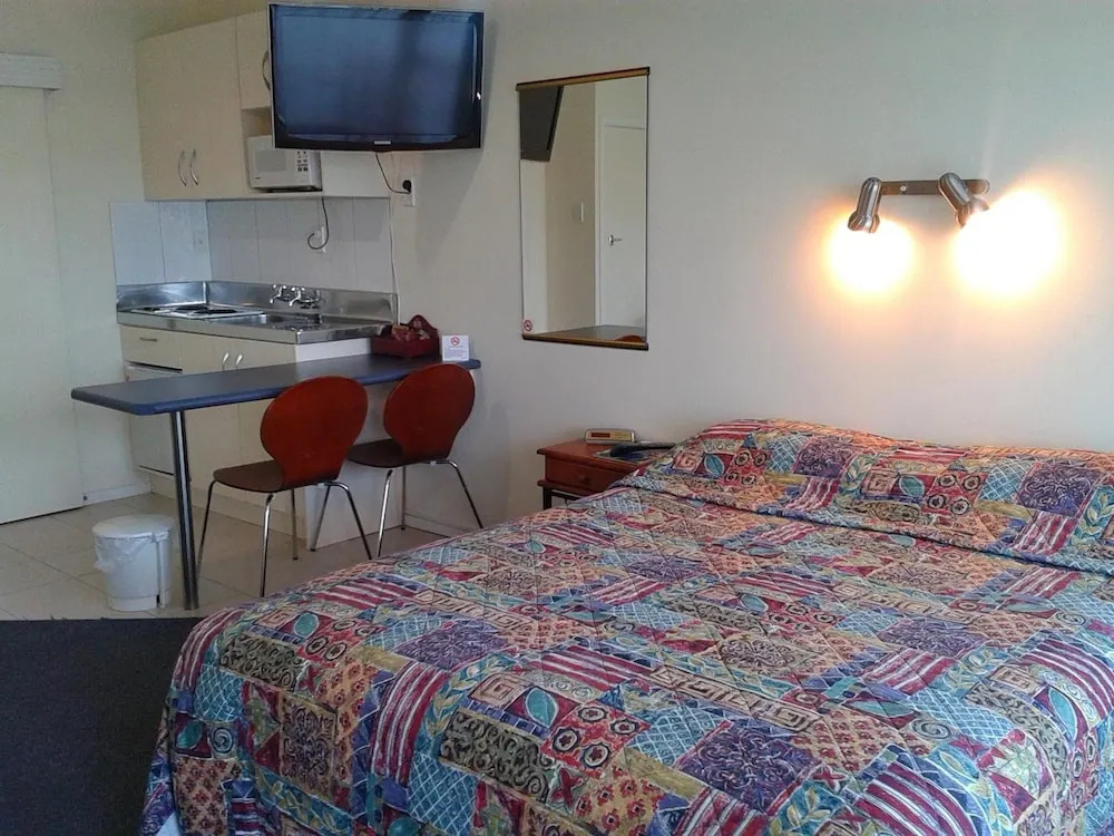 Frimley Lodge Motel