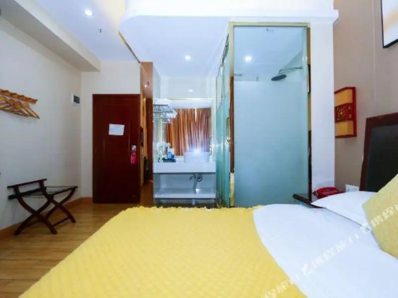 Ling Zhi Hotel