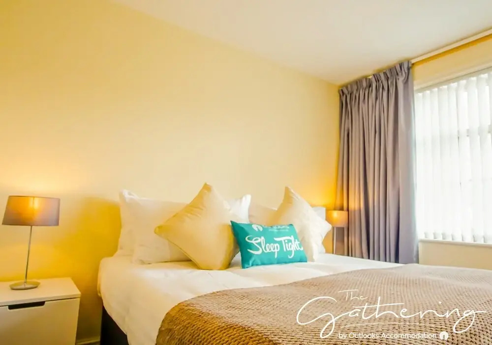 The Gathering Chester 4 Sleeps 14 Very Close to City Centre Racecourse Within Walls