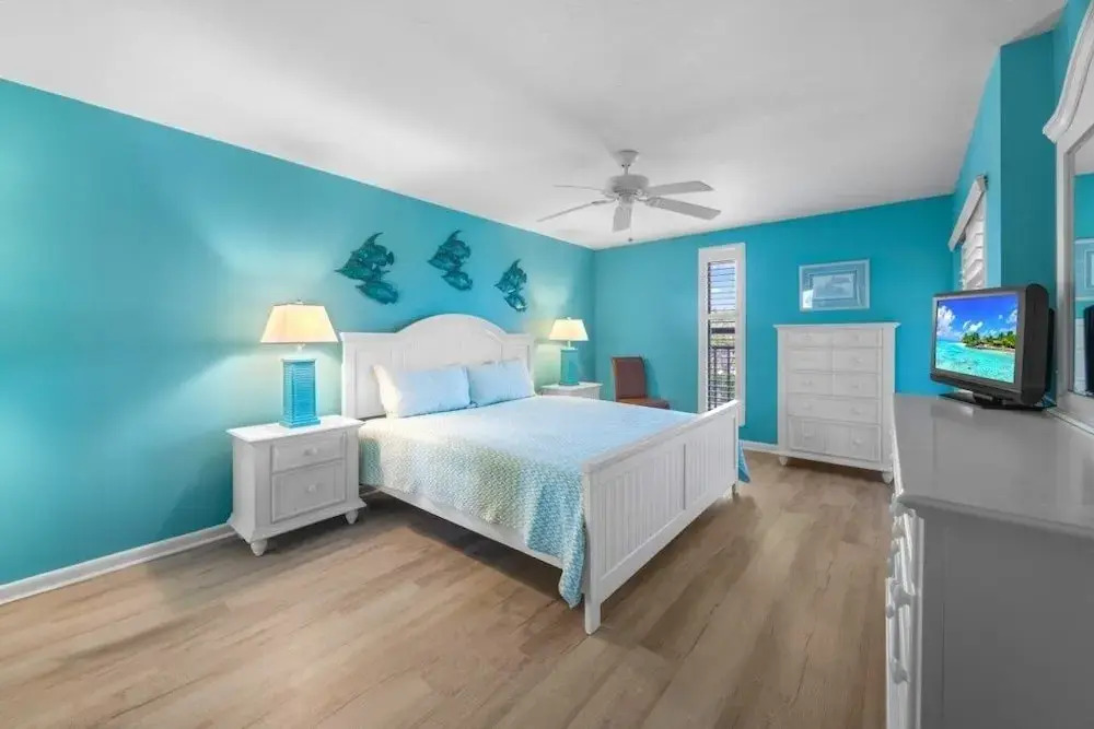 Sandpebble 3f 2 Bedroom Condo