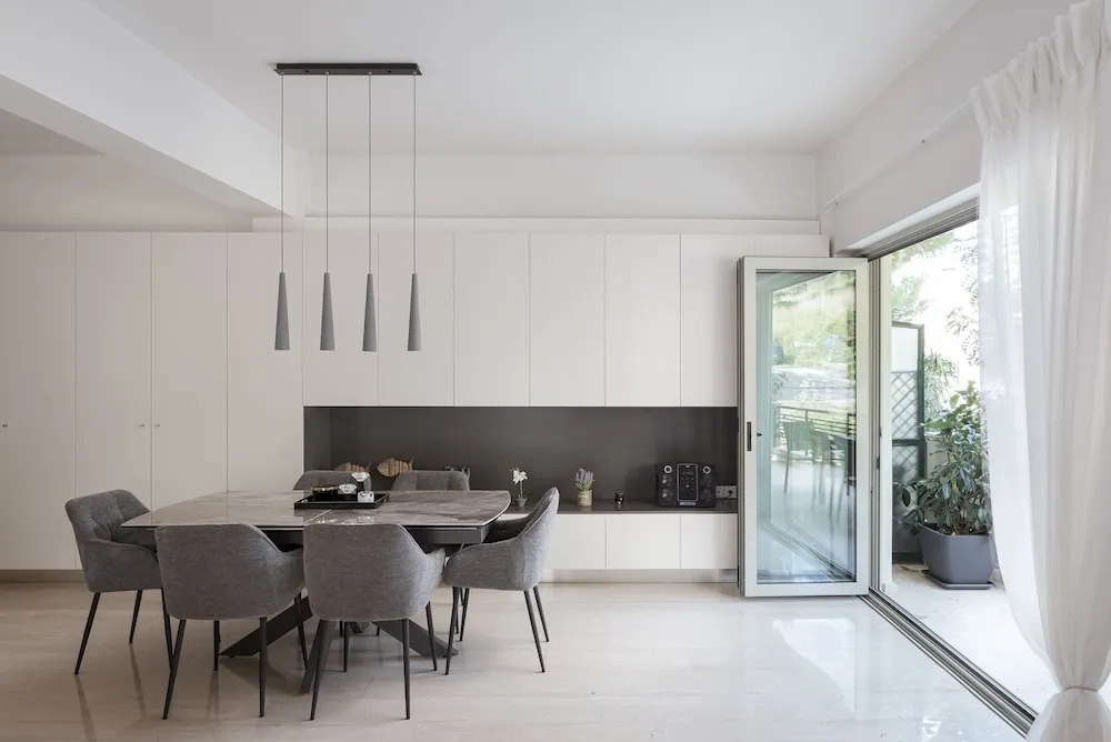Vouliagmeni Stylish Apartment