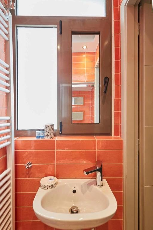 Mind-blowing petite studio in the heart of Athens!