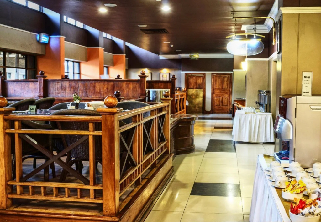 Cresta Jameson Hotel