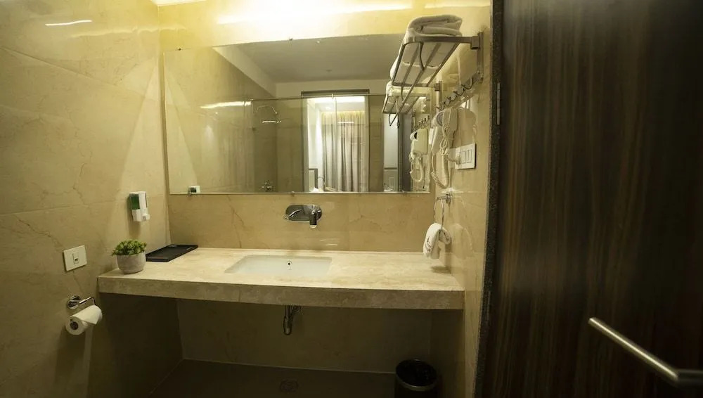 HOTEL RAJHANS ABHINANDAN