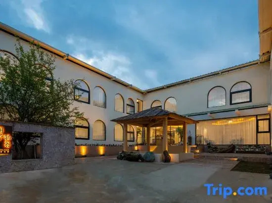 RunYu Villa Wild Luxury Surprising Serenity Homestay (Dukezong Ancient City Big Buddha Temple)