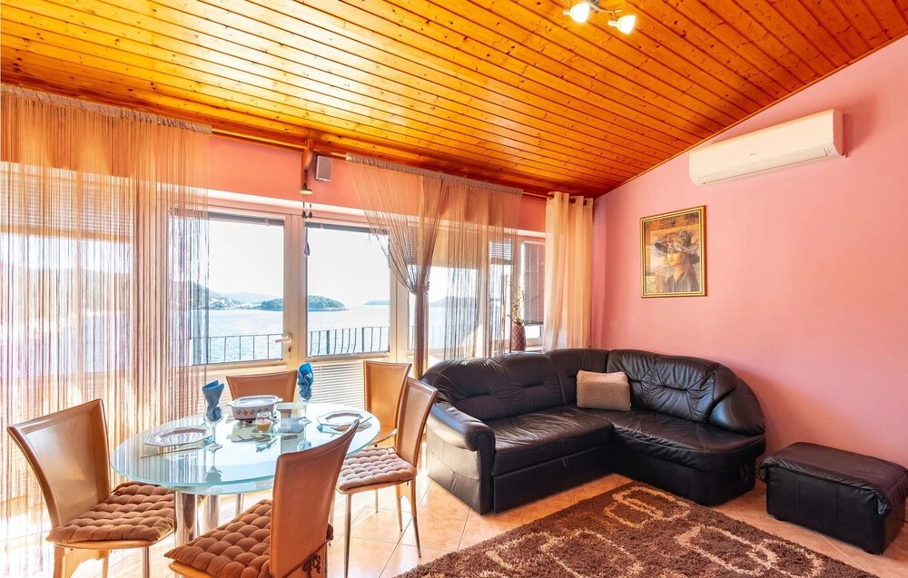 Beautiful Apartment in Prizba With Wifi and 2 Bedrooms