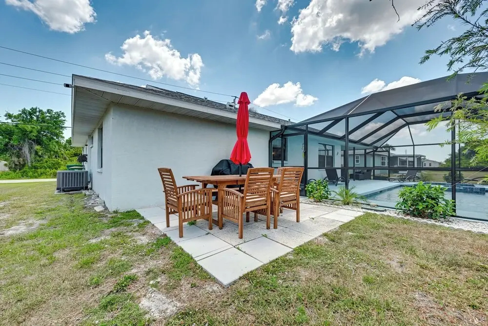 Englewood Home w Saltwater Pool: 6 Mi to Beach