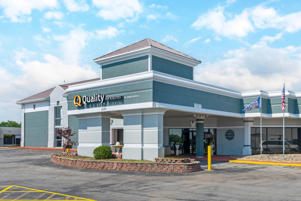 Quality Inn & Suites Kansas City - Independence I-70 East