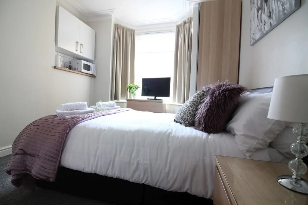 Diamond - Beechfield House Suite 1