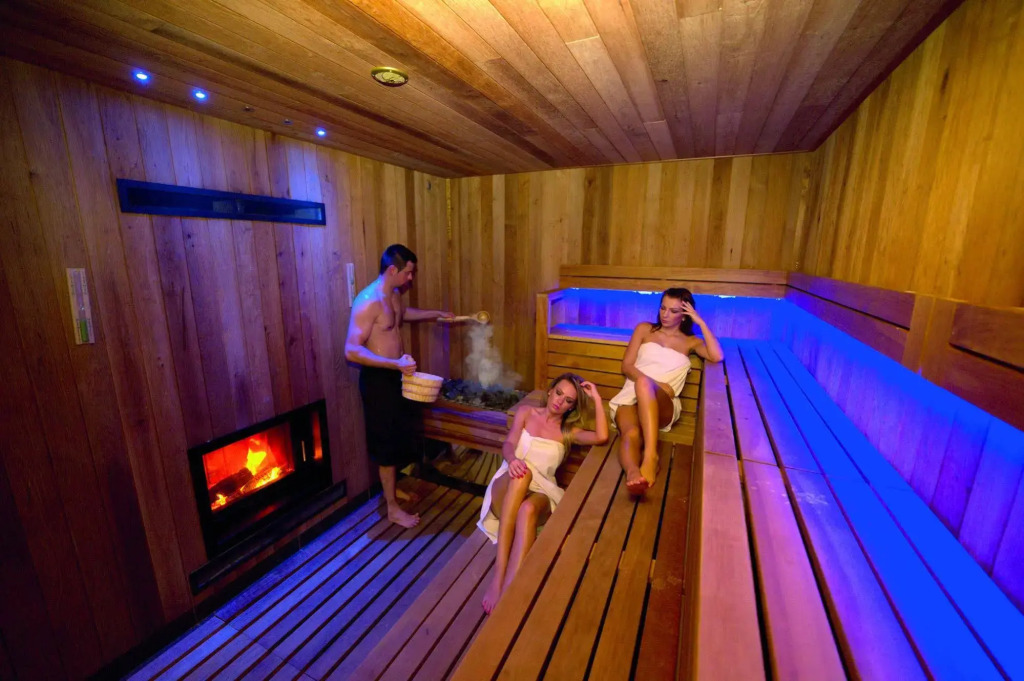 Hotel AquaCity Seasons