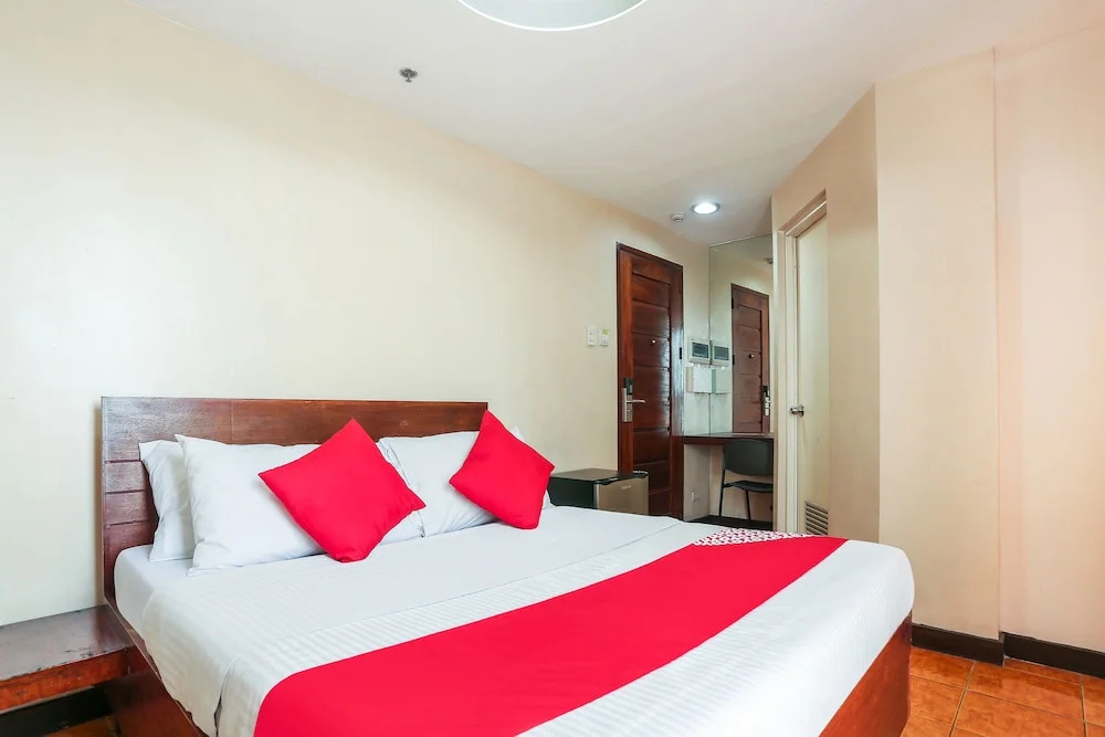 OYO 392 Midcon Apartelle