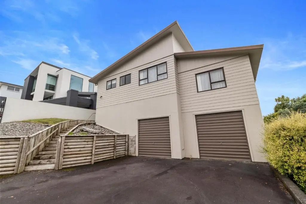Terrace Views - Waihi Beach Holiday Home