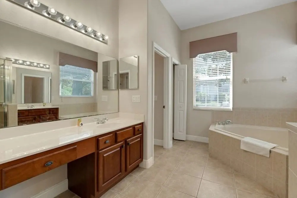 Beautiful 5 Bed Pool Home In Reunion-1223ms 5 Bedroom Home by RedAwning