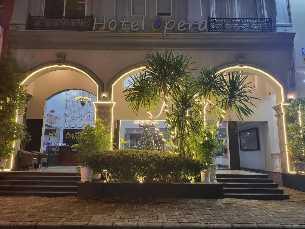 Opera Hotel