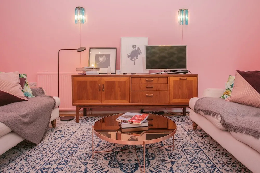 3 Bedroom Apartment in Kensington