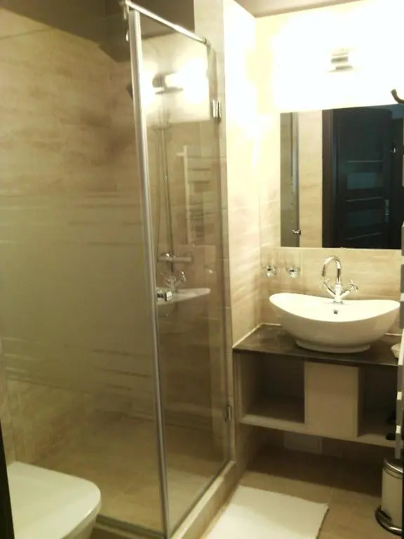 B&M Guesthouse