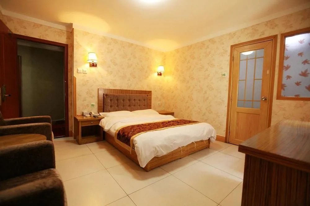 7 Days Inn (Beijing Wanfeng Road Qilizhuang Subway Station)
