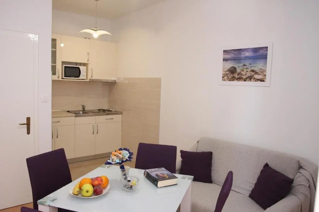 Apartments & rooms Nikola1 - parking