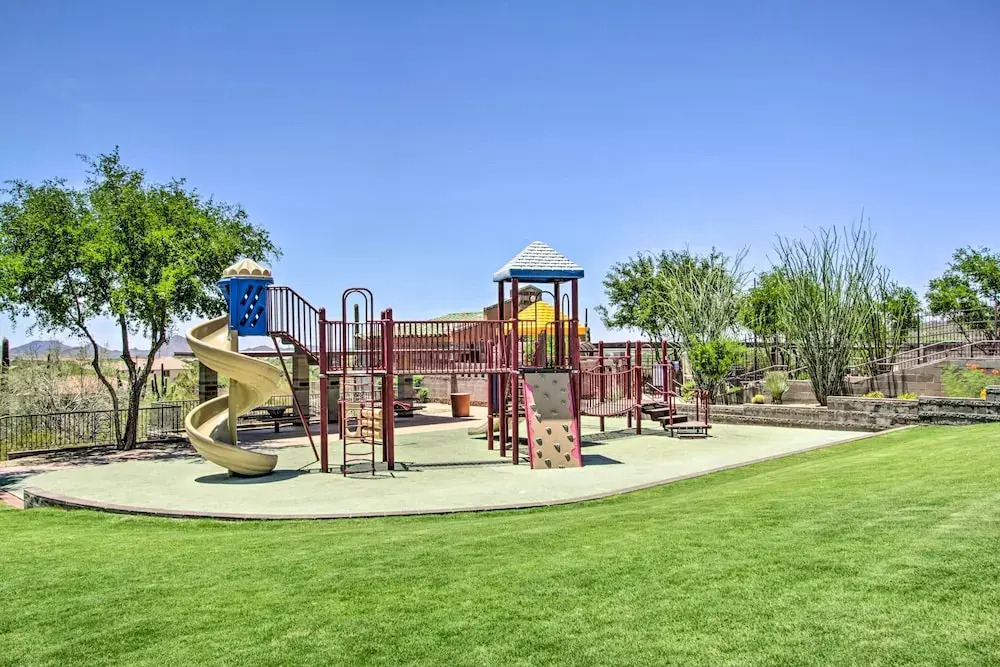 Pool Access! Snowbird Retreat in North Phoenix