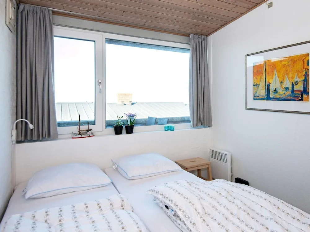 Beautiful Holiday Home in Henne Near Sea