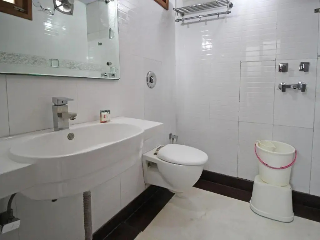 Hotel Char Chinar by OYO Rooms