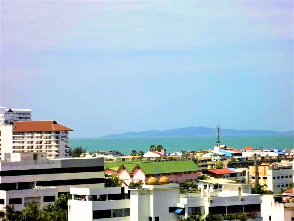 View Talay 2B studio apartment Pattaya 8th Floor sea view