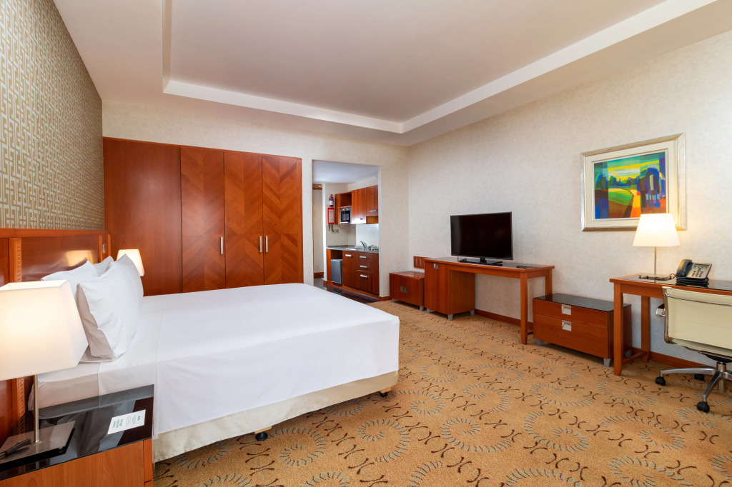 Holiday Inn - Suites Kuwait Salmiya by IHG