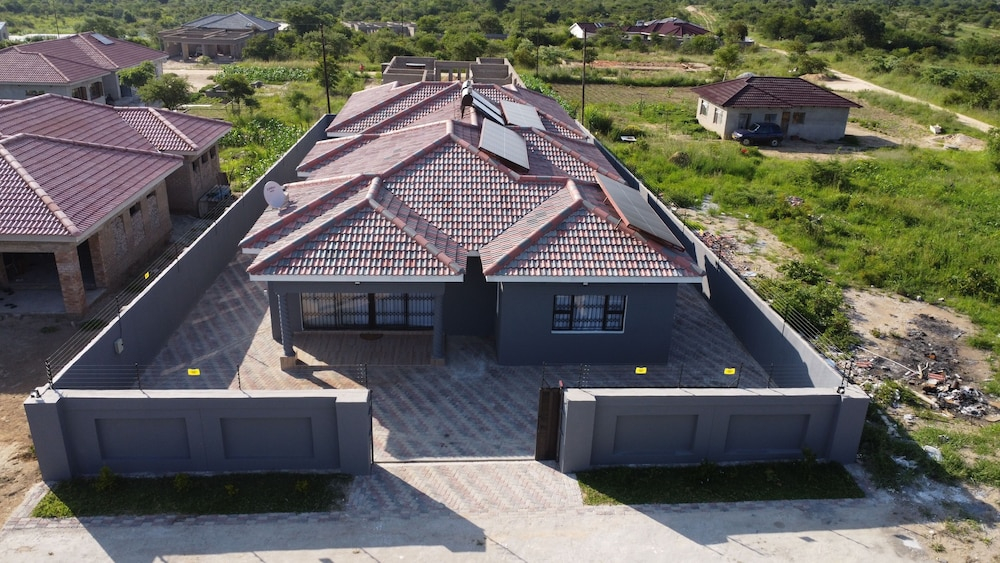Grey Mansion BnB