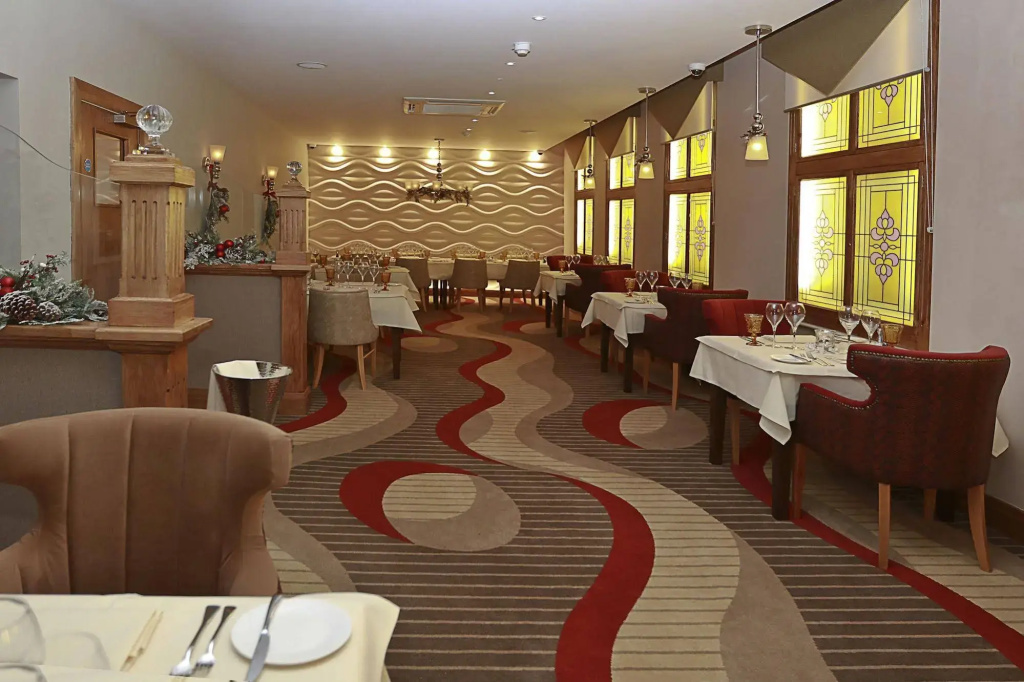 Prom Hotel