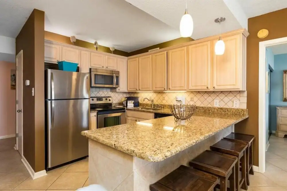 Romar Place 906