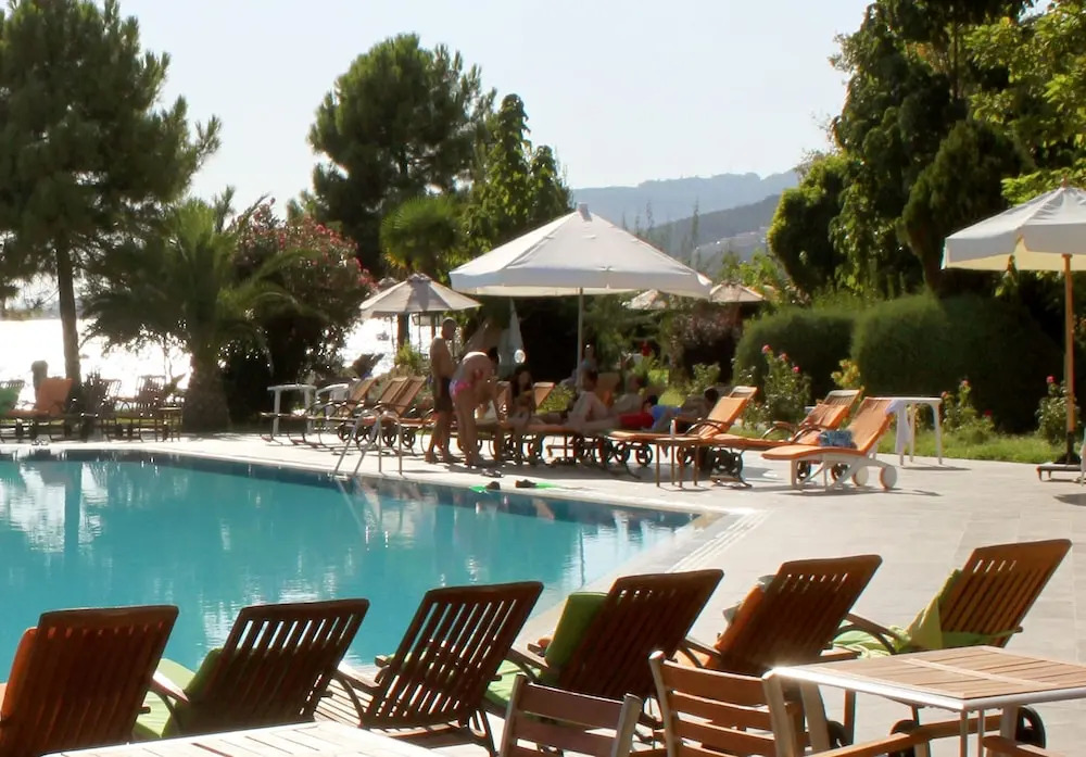 Rena Hotel