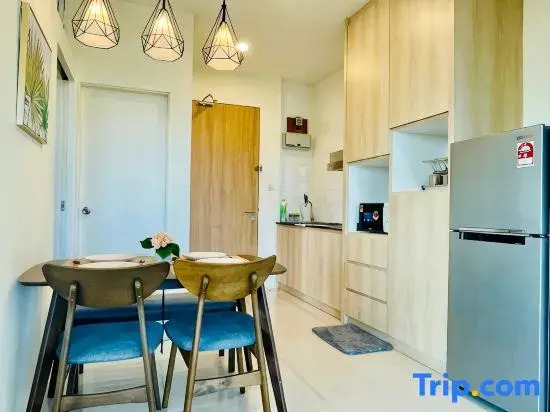 Kuching City Center Apartment With City View