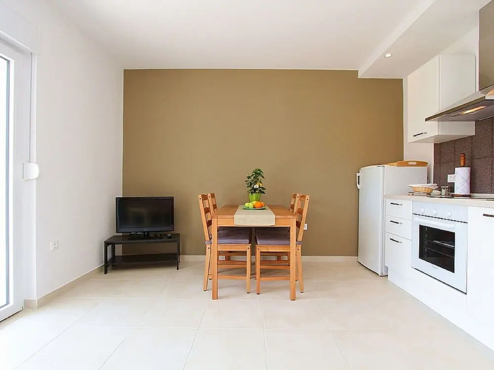 Apartment in Pula With Garden