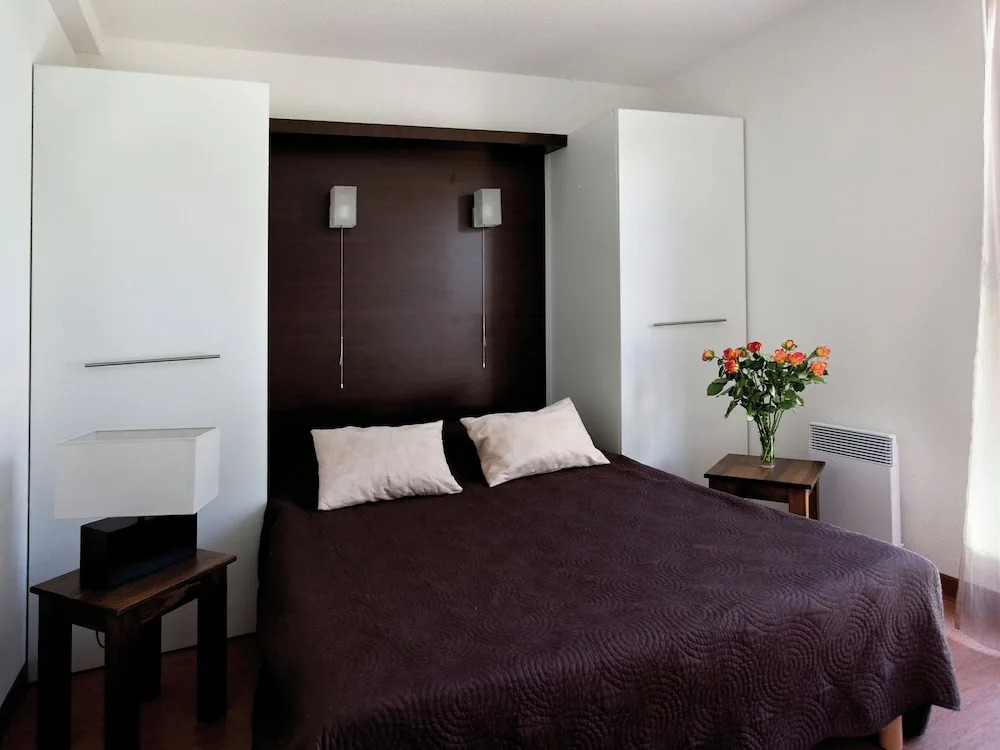 Neat Studio With Barbecue, Near Beautyful Montréal du Gers