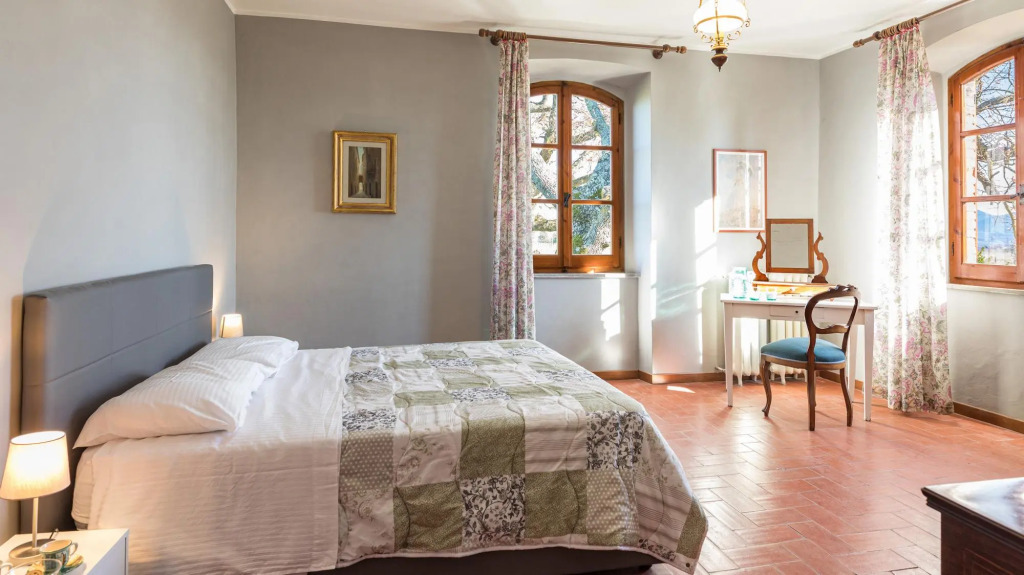 CASALE LE TRE QUERCE 8&1, Emma Villas