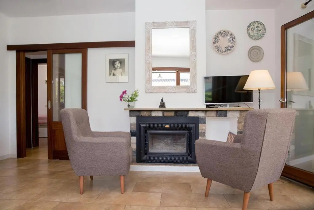 3 bedrooms house at Alcudia 50 m away from the beach with furnished terrace and wifi