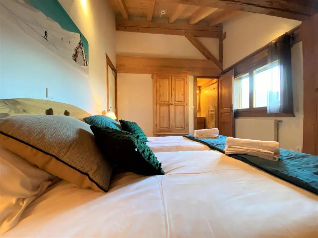 Chalet in Morzine Sleeping 12 with Sauna