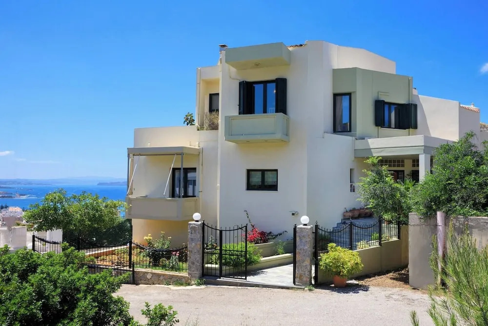 Koralia - Chanias Card Postal Villa Majestic View