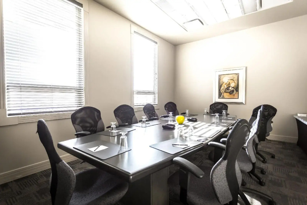 Grand Hotel & Conference Centre Calgary Airport, an Ascend Collection Hotel