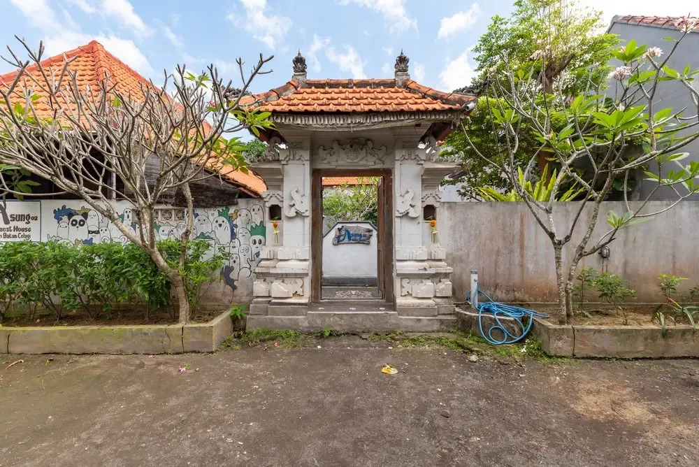 Urbanview Asung 2 Guesthouse near Canggu