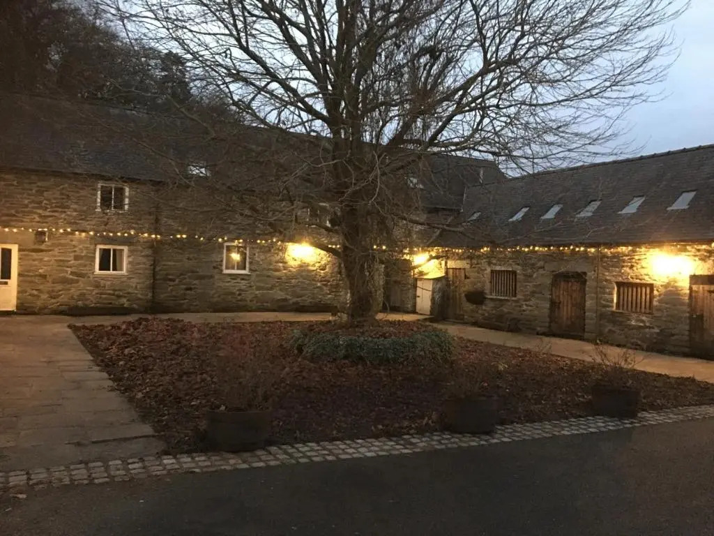 Bryn Melyn Farm Cottages