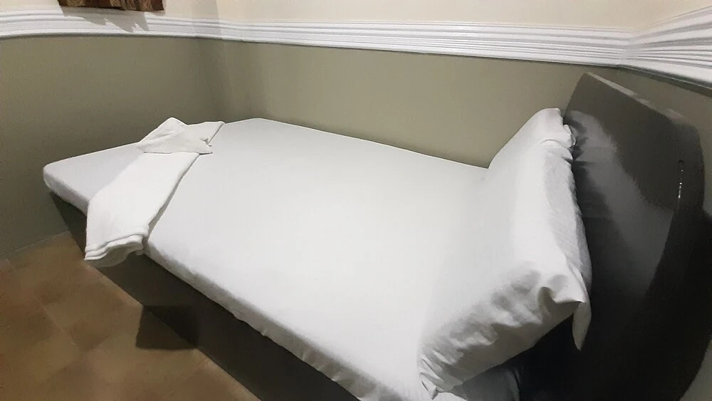 OYO 572 Kti Travellers Inn