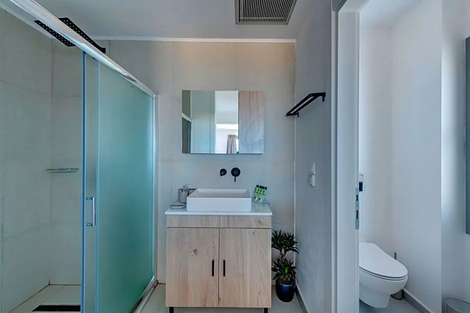 Chrysonisos Suites with Sunset & Seaviews near Kini