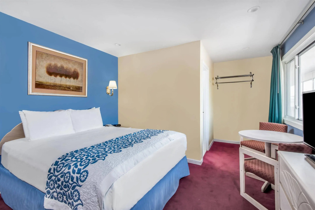Days Inn Hicksville - Long Island