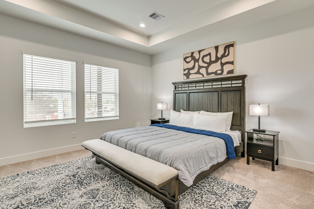Sleek & Spacious! Prime Houston Home Near NRG