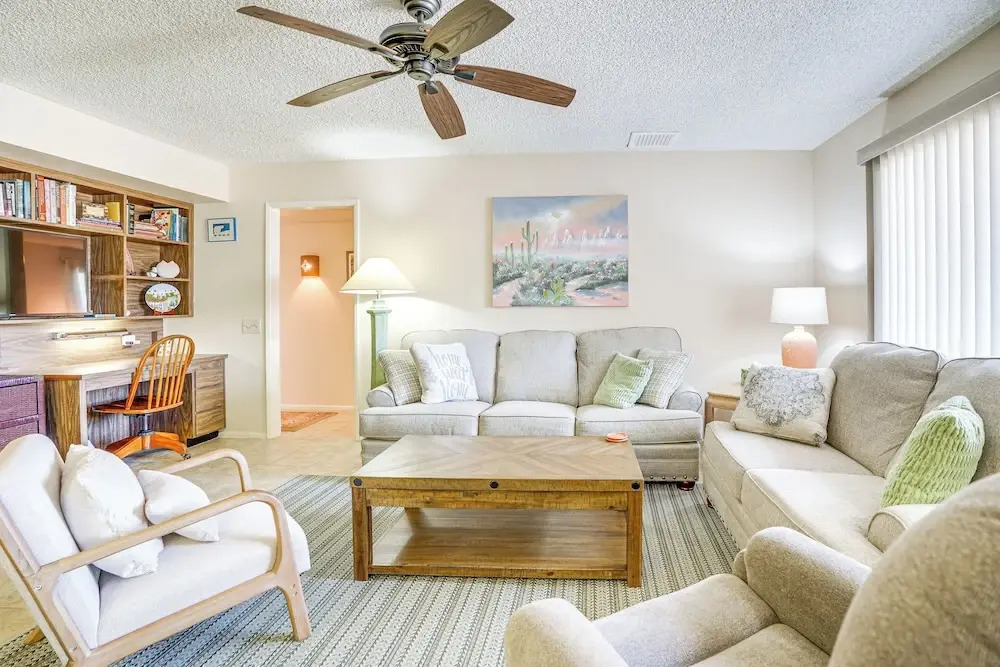 Walk to Golf Course: Sun City West Retreat