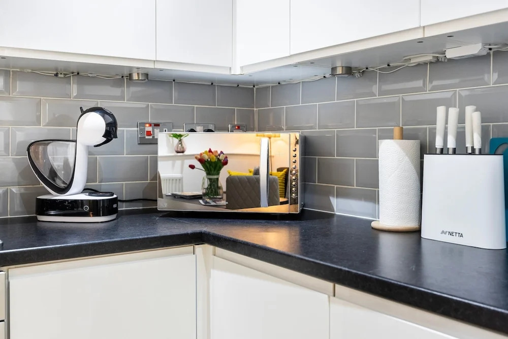 2 Bedroom Charming Family Apartment