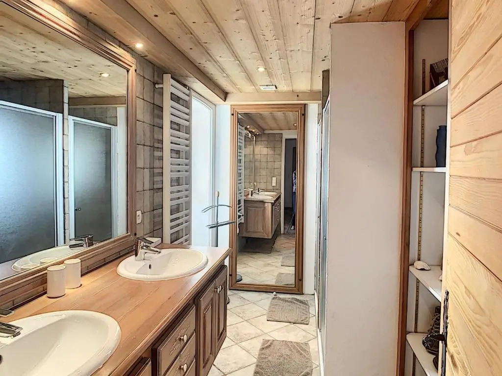 Chalet 8 couchages à Combloux, Hiver à la saison, Été à la semaine - FR-1-560-32
