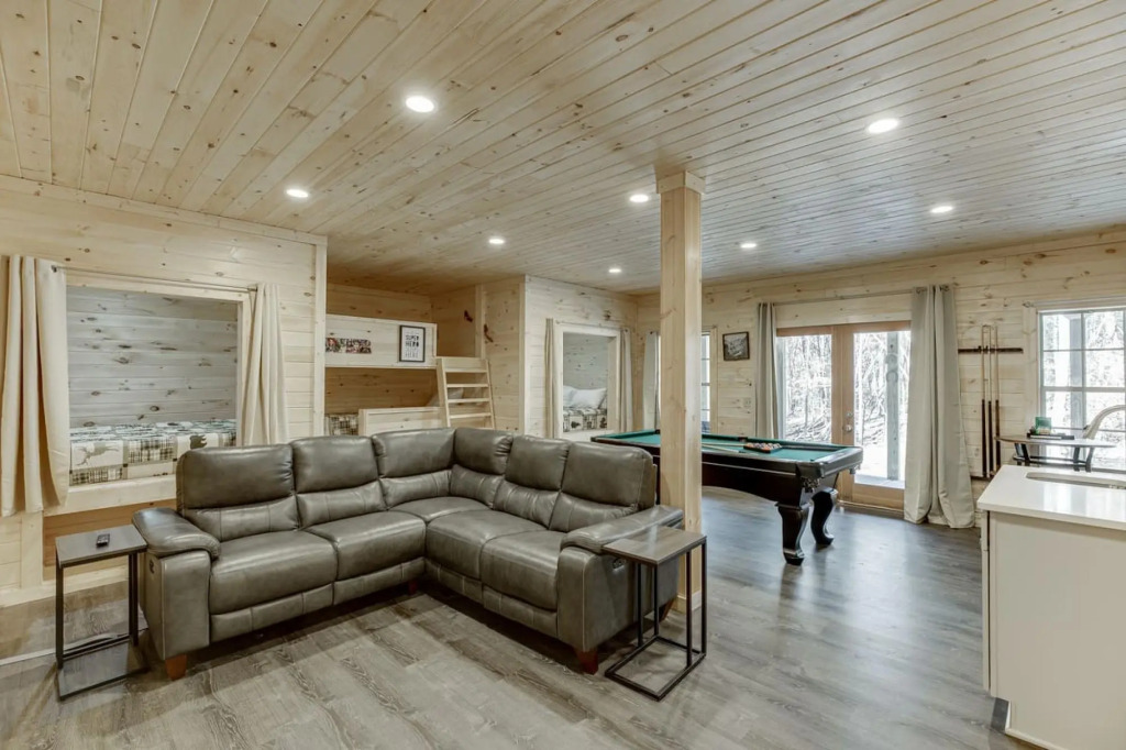 Escape in Cleveland with 2 bedrooms and 2 bathrooms