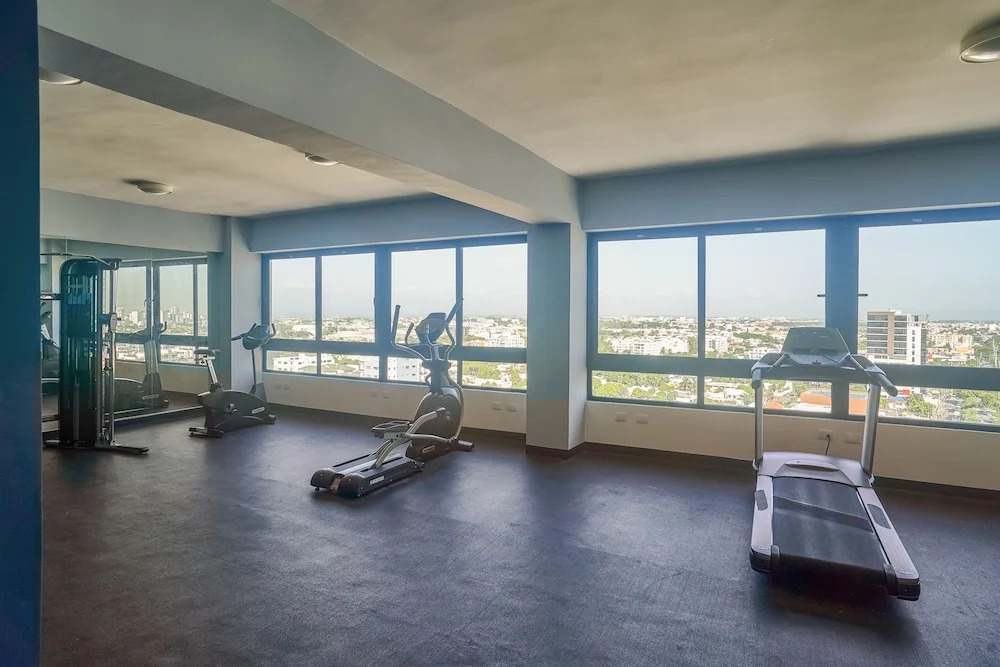 3BR Elegant Spot Downtownsd Family Pool